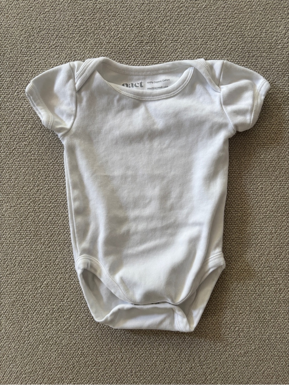 pact 100% organic cotton onesie white 0-3 months